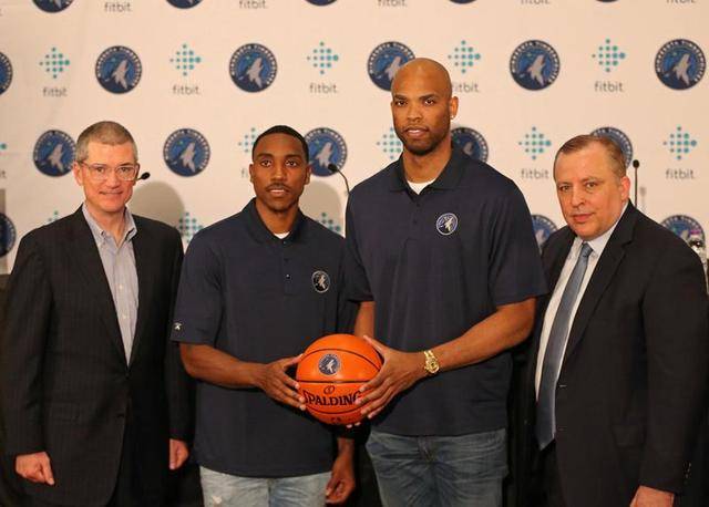 队再度以脚 队再度以脚